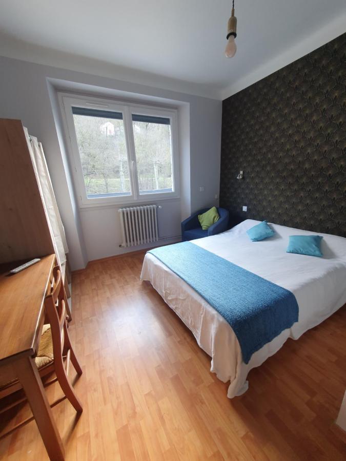 Chambre privée du Majestic Saint-Affrique Exterior foto