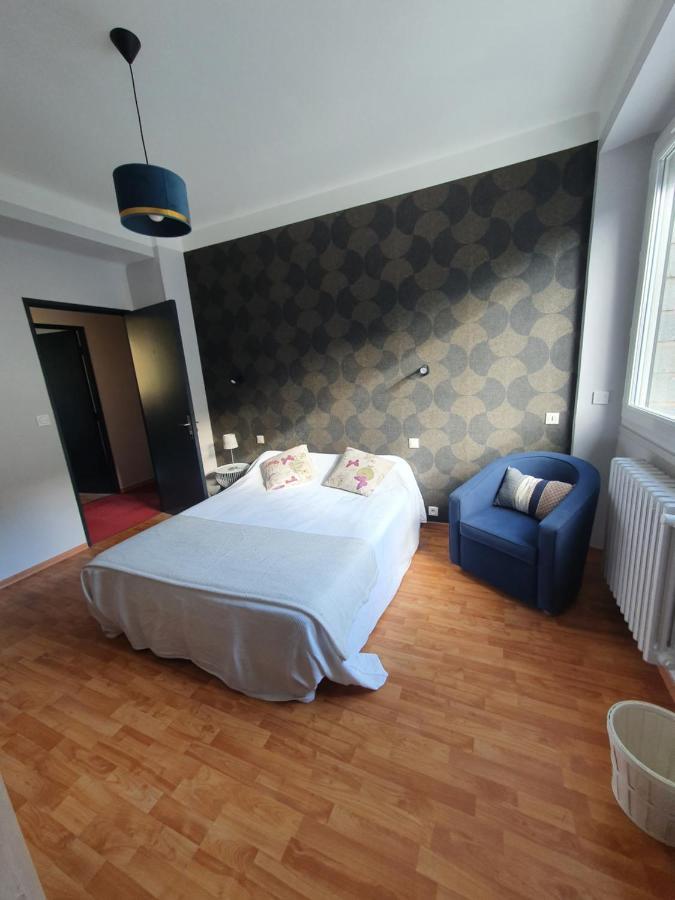 Chambre privée du Majestic Saint-Affrique Exterior foto