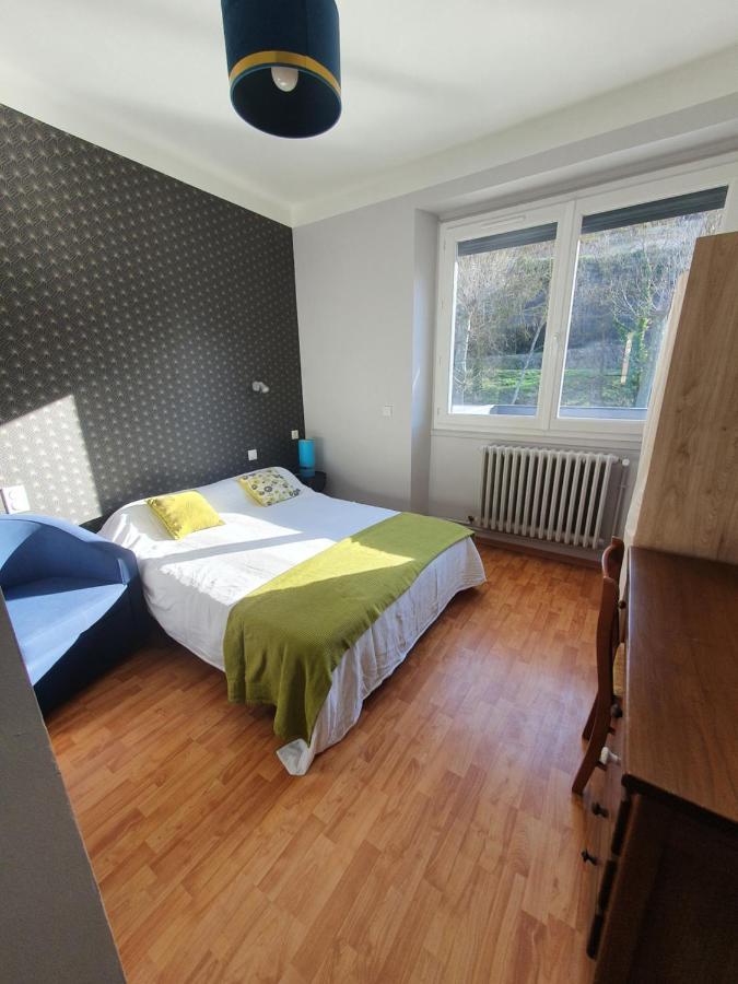 Chambre privée du Majestic Saint-Affrique Exterior foto